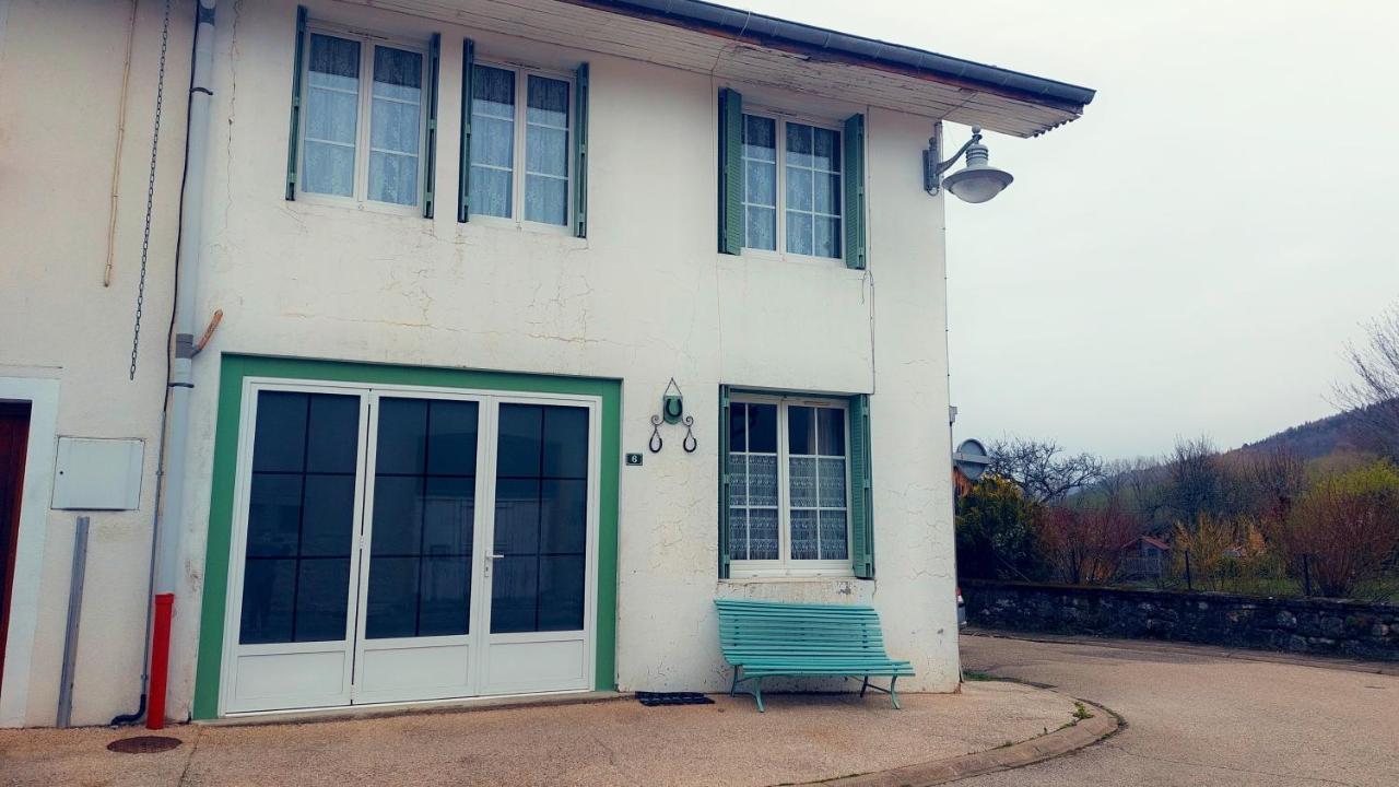 Maison Confortable Avec Vue Sur La Montagne A Charix ภายนอก รูปภาพ